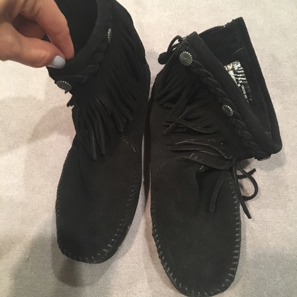 Minnetonka Suede Fringe Zip Concho Ankle Bootie - Picture 4 of 8